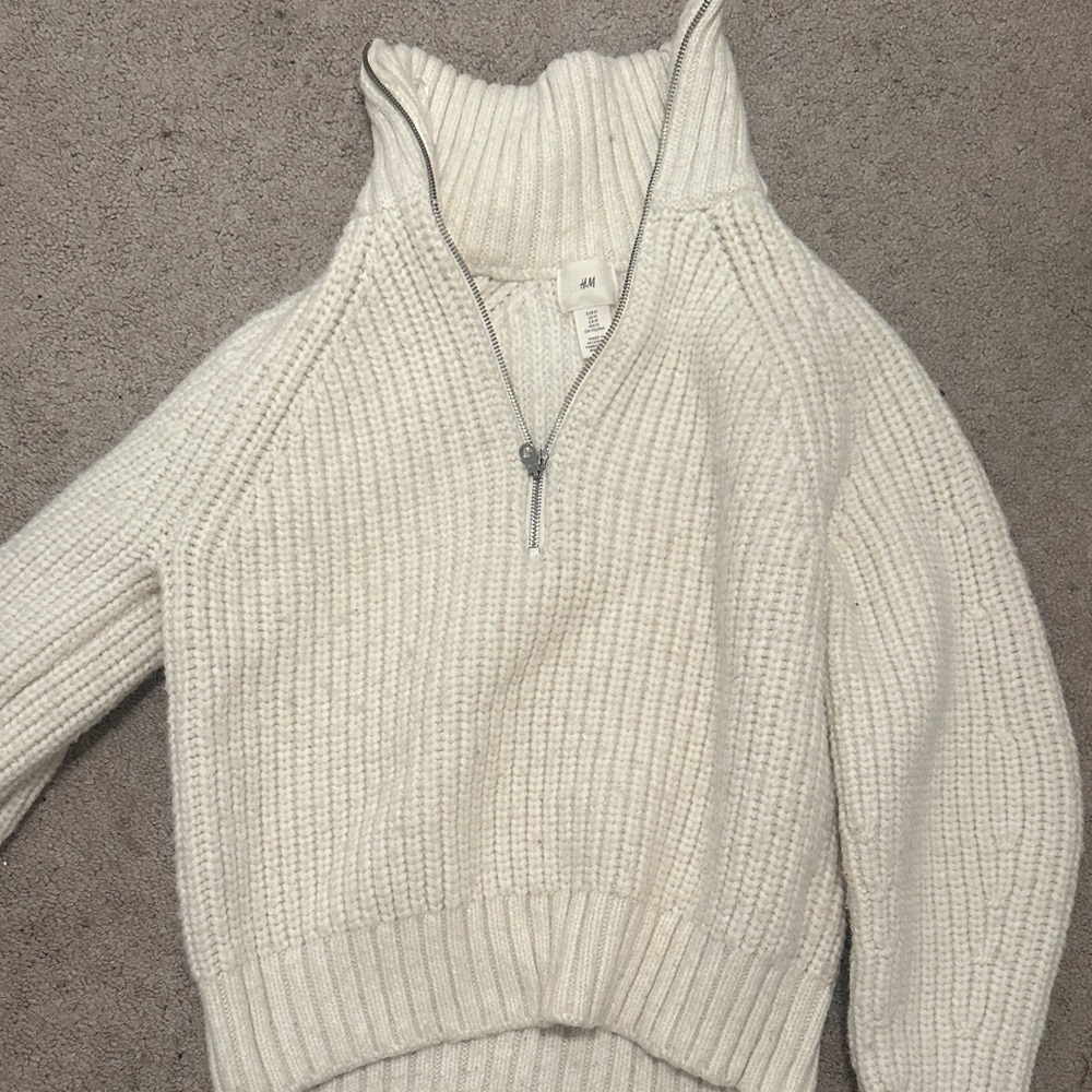 H&M Women's Off-White Turtleneck Sweater